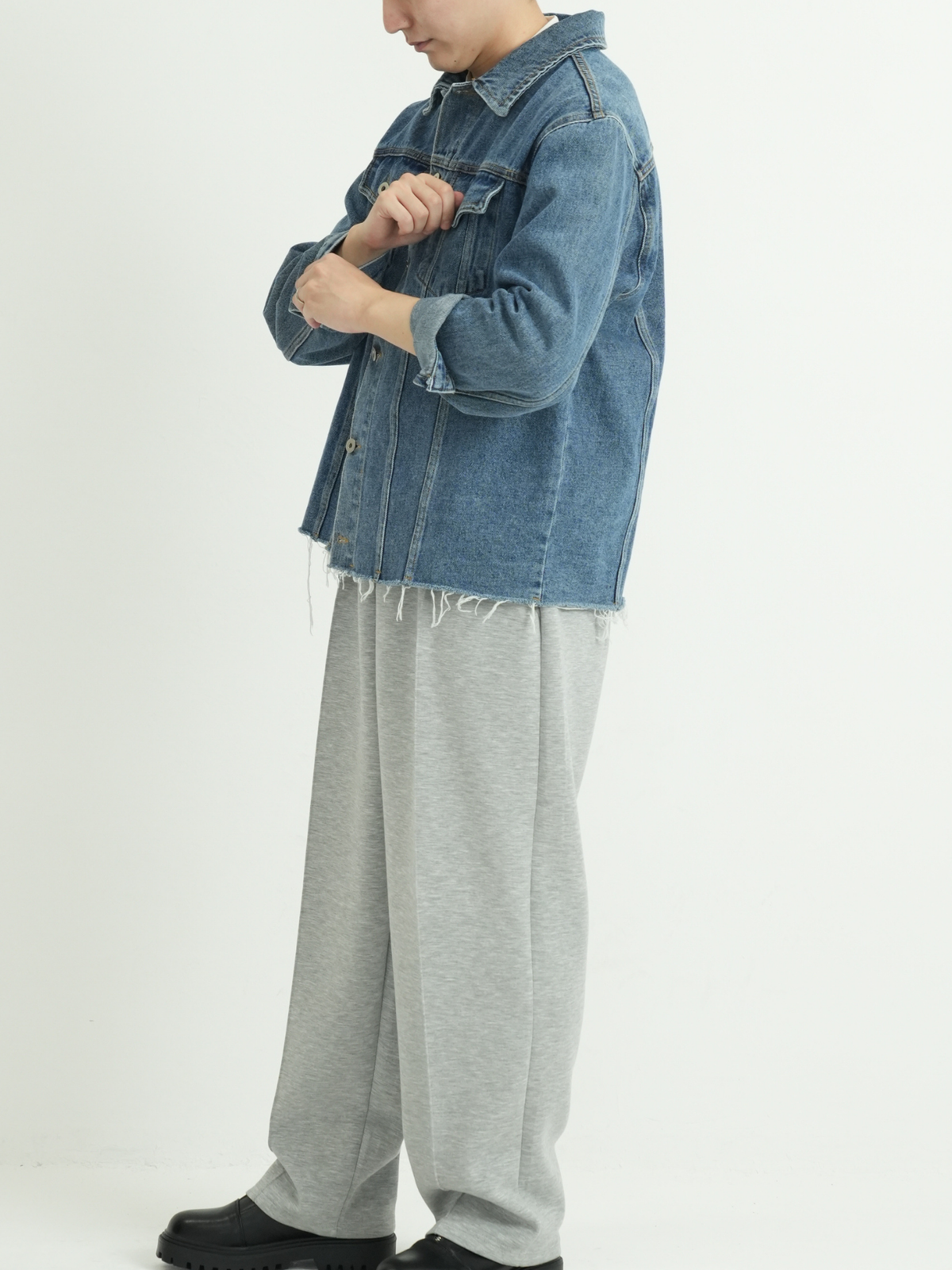 CUT OFF DENIM JACKET