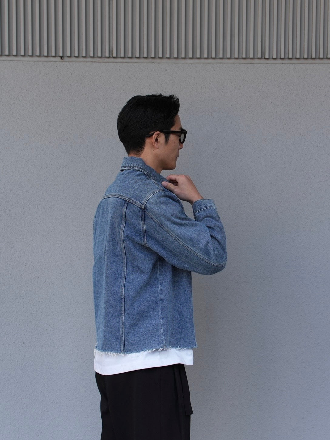 CUT OFF DENIM JACKET