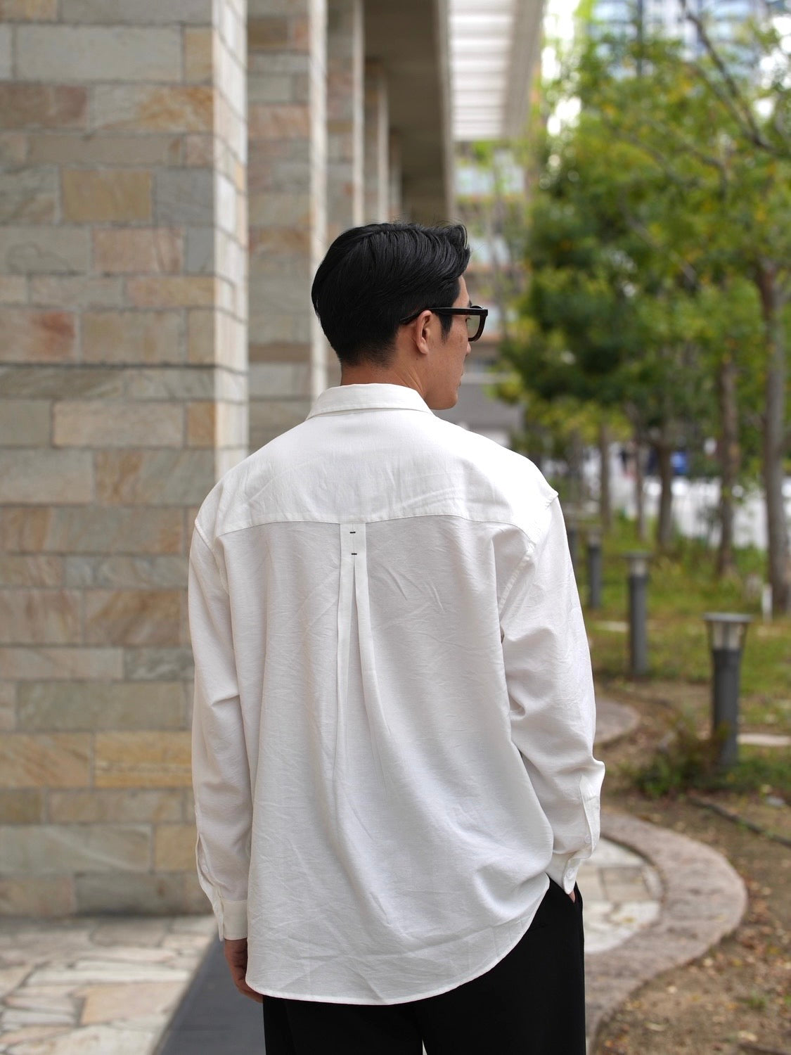 ESSENTIAL SHIRT