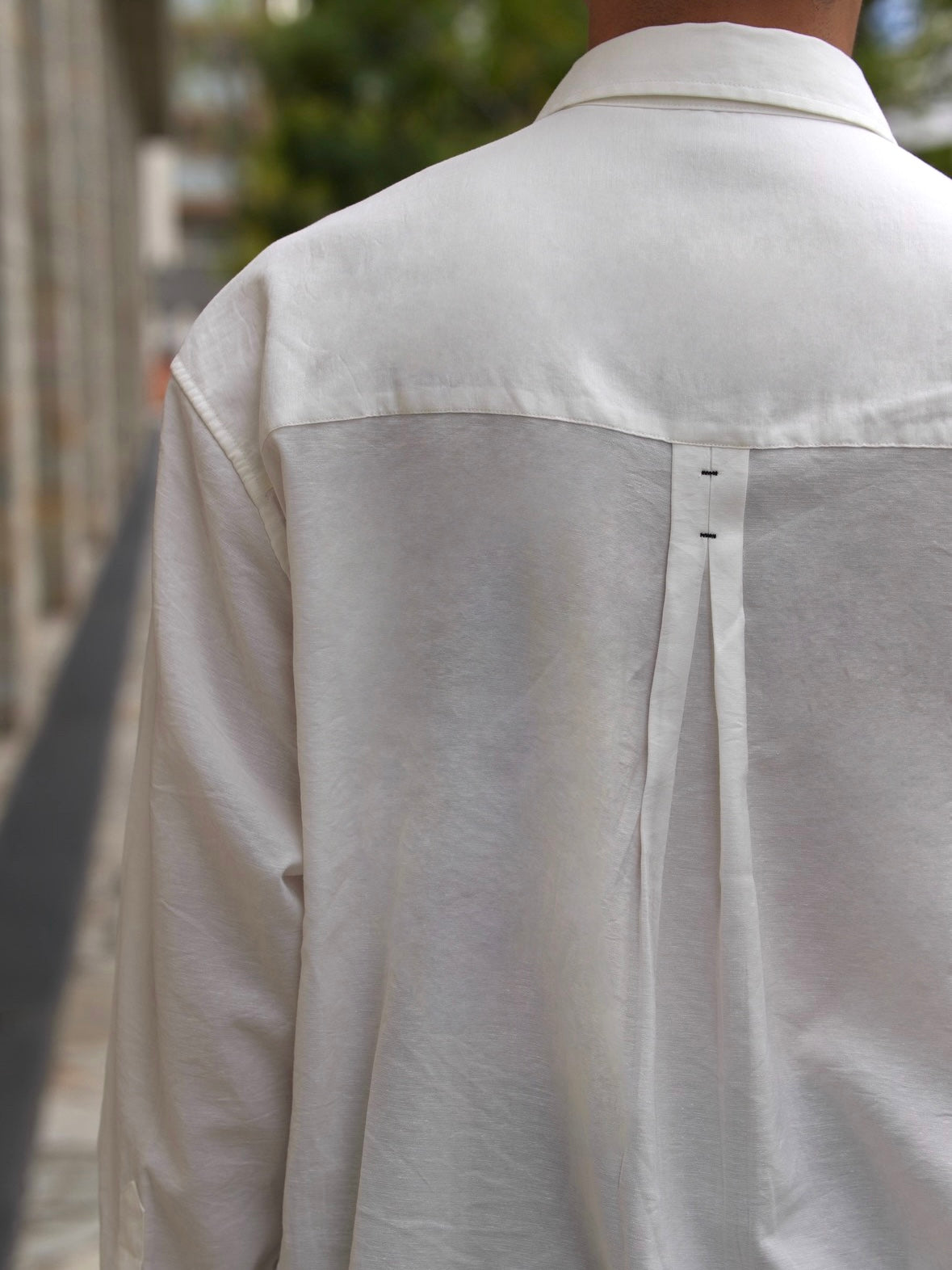 ESSENTIAL SHIRT