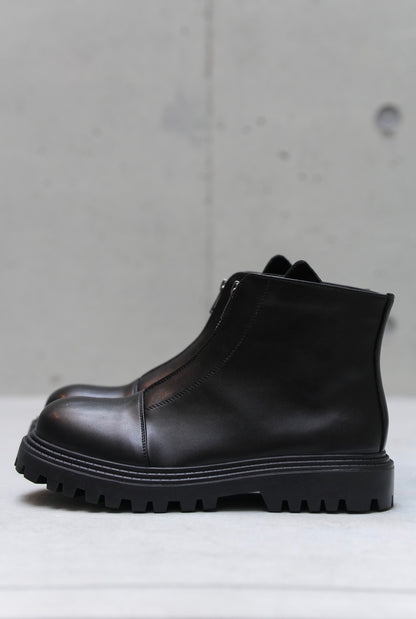 Front zip short boots