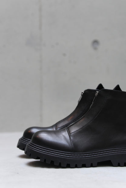 Front zip short boots