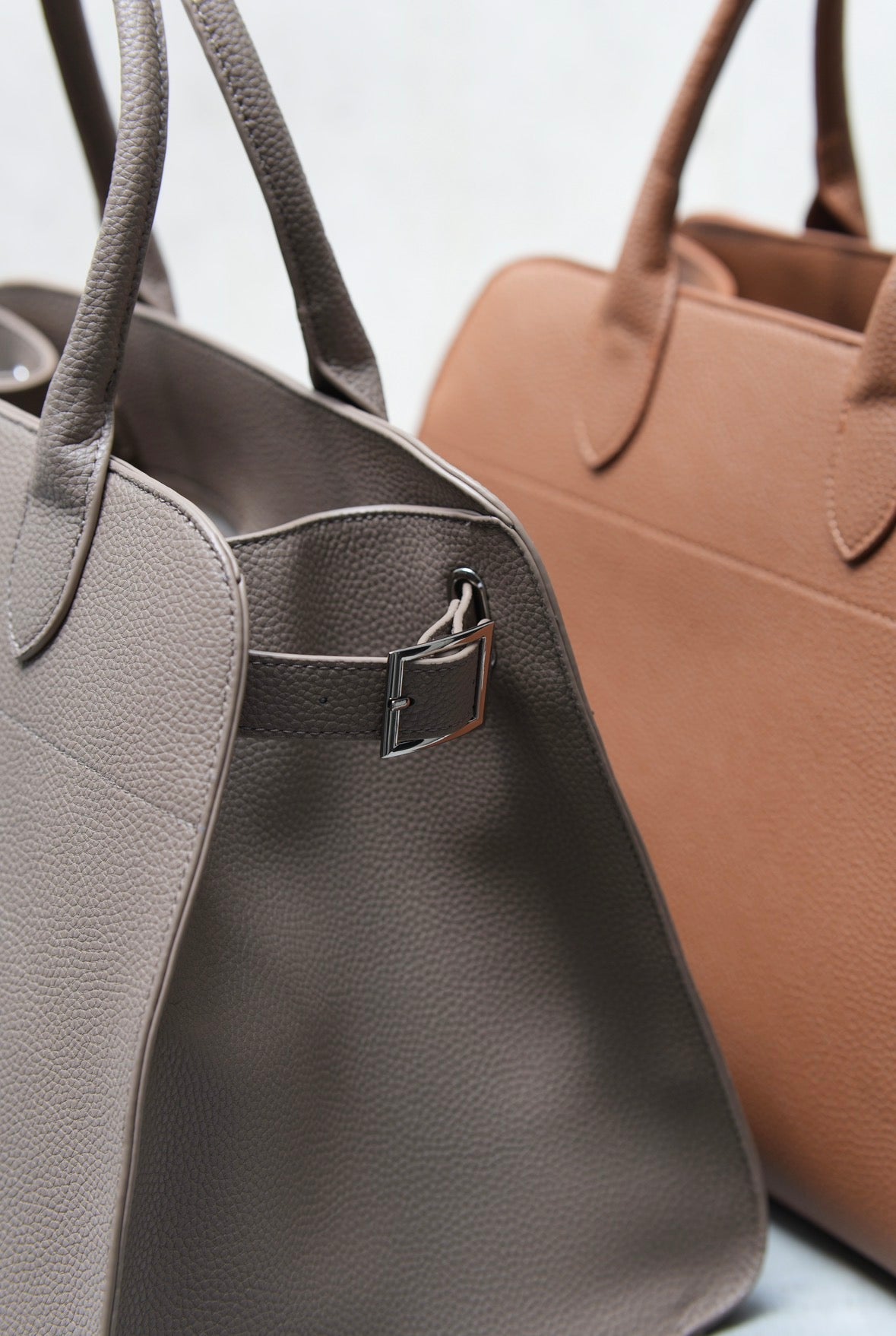 Leather tote bag【M】