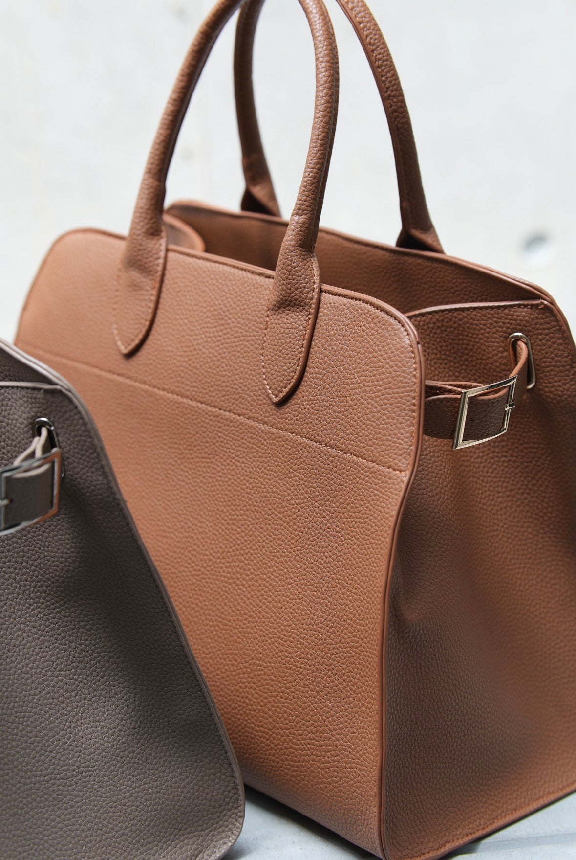 Leather tote bag【M】