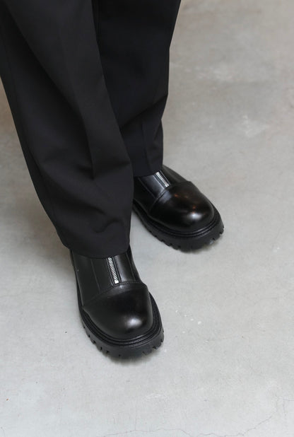 Front zip short boots