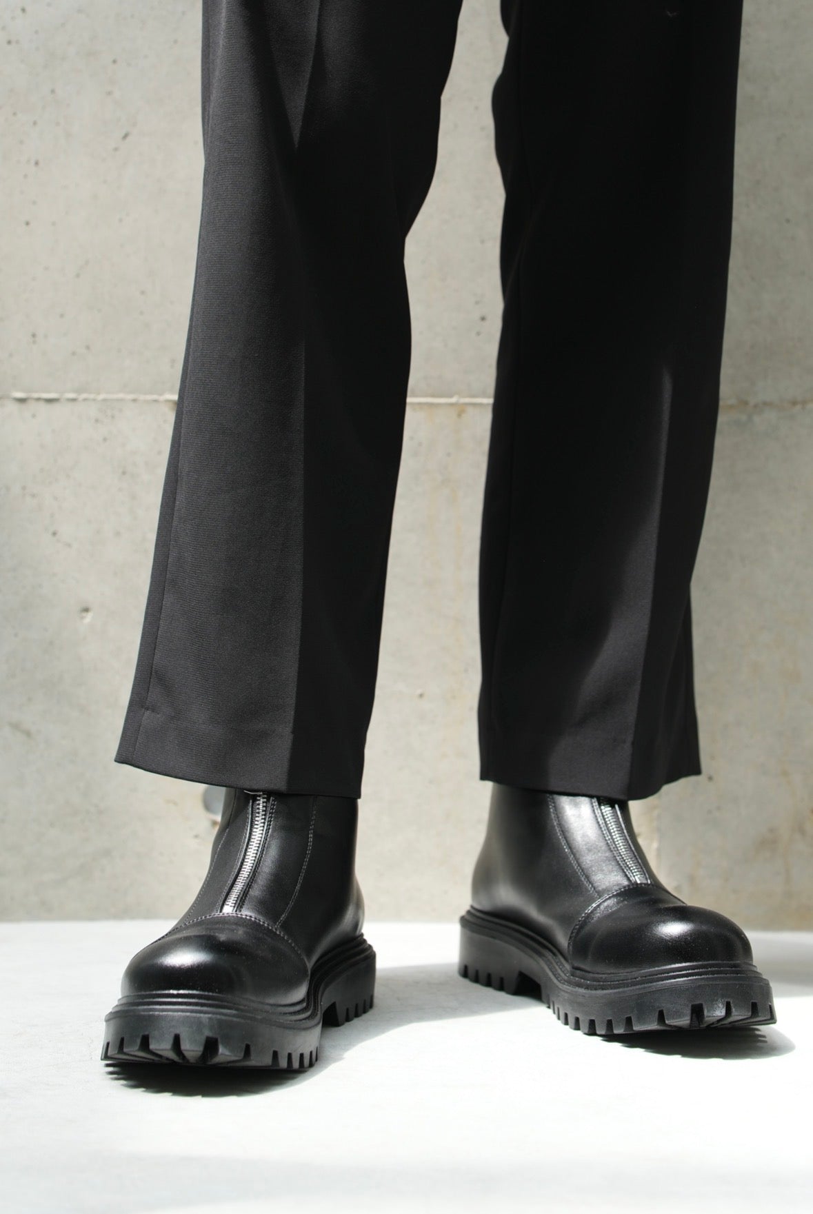Front zip short boots