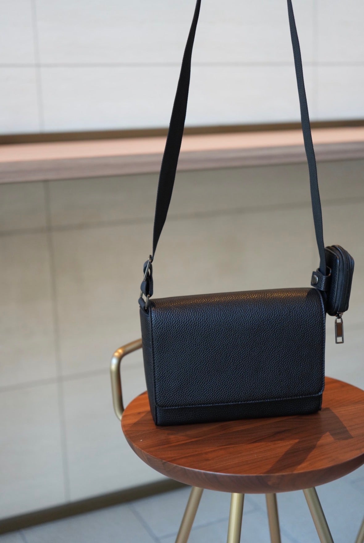 Box shoulder bag