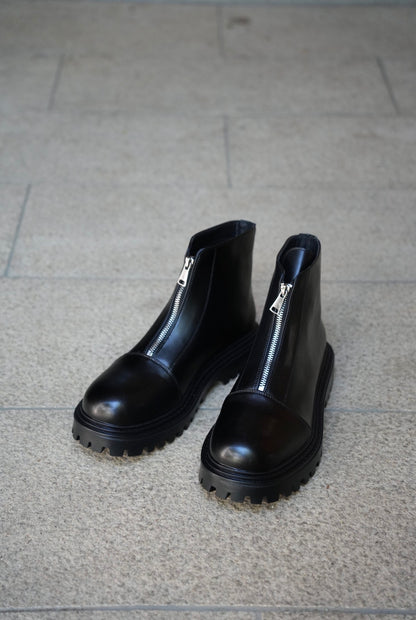 Front zip short boots