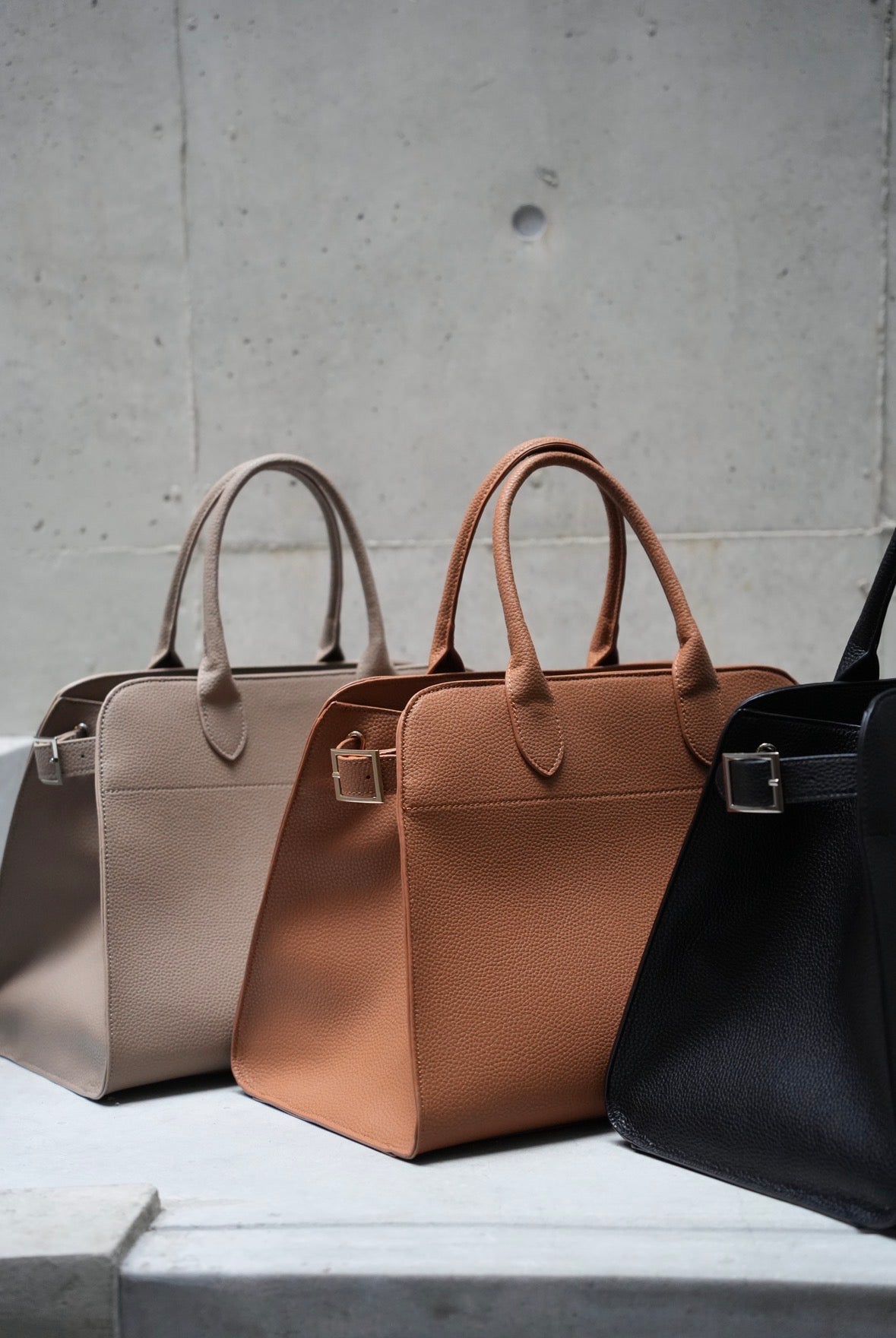 Leather tote bag【M】